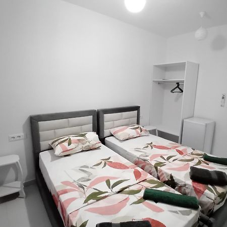 Ida Apartments Саранда Екстер'єр фото